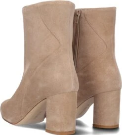 VIA VAI Maddy June Enkellaarsjes Dames - Beige - Maat 39 -Skechers Verkoopwinkel 1085x1200 1