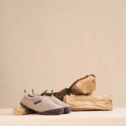 Travelin' Back-Home Dames Sloffen - Wollen Pantoffels - Rubberen Zool - Beige/Zand - Maat 39 -Skechers Verkoopwinkel 1200x1200 167