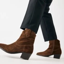 VIA VAI Shelly Blaze Enkellaarsjes Dames - Cognac - Maat 39 15 VIA VAI Shelly Blaze Enkellaarsjes Dames - Cognac - Maat 39 -Skechers Verkoopwinkel 1200x1200 58