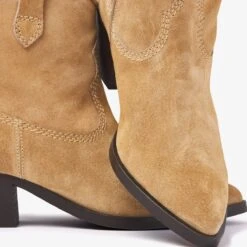 VIA VAI Shelly Blaze Enkellaarsjes Dames - Cognac - Maat 39 16 VIA VAI Shelly Blaze Enkellaarsjes Dames - Cognac - Maat 39 -Skechers Verkoopwinkel 1200x1200 59