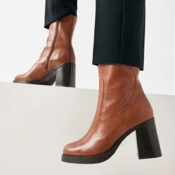 VIA VAI Avery Kate Enkellaarsjes Dames - Donker Cognac - Maat 40 9 VIA VAI Avery Kate Enkellaarsjes Dames - Donker Cognac - Maat 40 -Skechers Verkoopwinkel 1200x1200 78