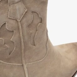 TwoDay Suede Dames Cowboy Western Laarsjes - Beige - Maat 40 - Echt Leer -Skechers Verkoopwinkel 1200x1200 89