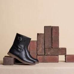 Travelin' Lannion Dames Leren Enkellaarzen - Schoenen Vrouwen - Zwart Leer - Maat 41 18 Travelin' Lannion Dames Leren Enkellaarzen - Schoenen Vrouwen - Zwart Leer - Maat 41 -Skechers Verkoopwinkel 1200x1200 91