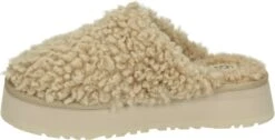 UGG W Maxi Curly Platform Dames Sloffen - Sand - Maat 40 -Skechers Verkoopwinkel 1200x614 4