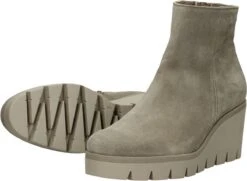 Gabor Enkellaarsjes Dames / Laarzen / Damesschoenen - Suède - 94.780.12 - Beige - Maat 38.5 30 Gabor Enkellaarsjes Dames / Laarzen / Damesschoenen - Suède - 94.780.12 - Beige - Maat 38.5 -Skechers Verkoopwinkel 1200x881 2