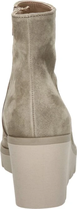 Gabor Enkellaarsjes Dames / Laarzen / Damesschoenen - Suède - 94.780.12 - Beige - Maat 38.5 22 Gabor Enkellaarsjes Dames / Laarzen / Damesschoenen - Suède - 94.780.12 - Beige - Maat 38.5 -Skechers Verkoopwinkel 442x1200 7