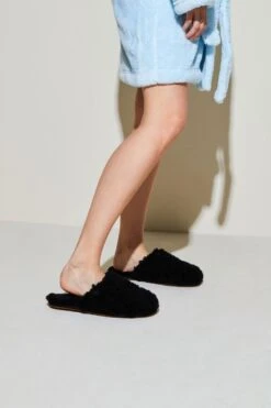 UGG W Maxi Curly Slide Dames Sloffen - Black - Maat 39 -Skechers Verkoopwinkel 800x1200 17