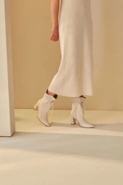 Lina Locchi Enkellaarsjes Dames / Laarzen / Damesschoenen - Leer - L1140 Led - Gebroken Wit - Maat 39 -Skechers Verkoopwinkel 800x1200 8