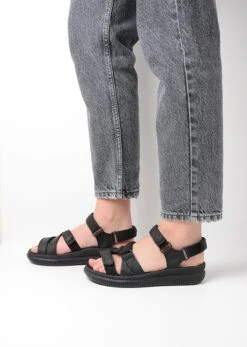 Wolky Sandalen Action Lady Zwart Gevet Leer