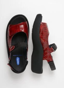 Wolky Sandalen Jewel Rood Crocolook Lakleer -Skechers Verkoopwinkel 885x1200 28