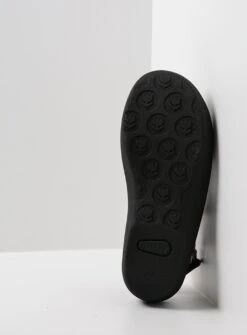 Wolky Sandalen Jewel Rood Crocolook Lakleer -Skechers Verkoopwinkel 885x1200 29