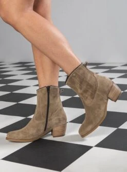 Wolky Laarzen Lubbock Taupe Zomer Suede 14 Wolky Laarzen Lubbock Taupe Zomer Suede -Skechers Verkoopwinkel 885x1200 4